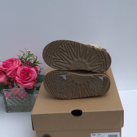 UGG Maddi II Boots - Picture 6 of 9